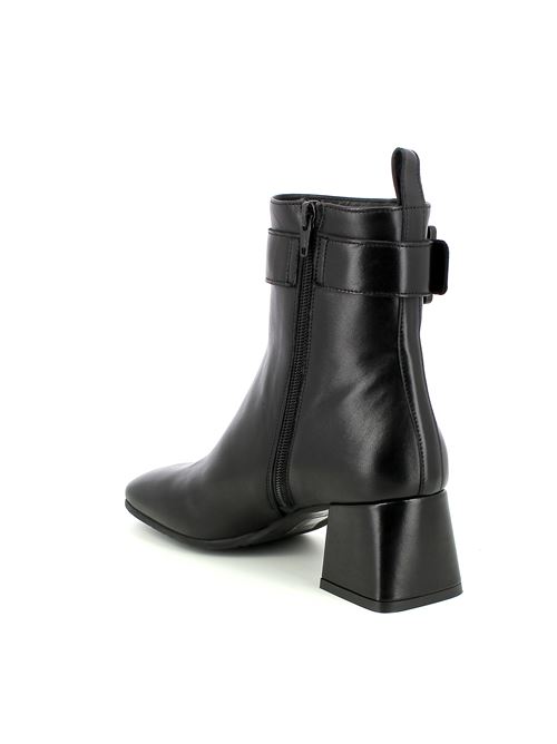 tronchetto con tacco da donna in pelle nera LEGAZZELLE | E656X